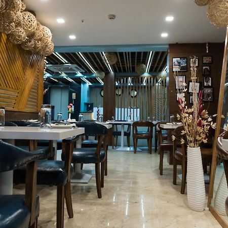 The Avenue Hotel Ballygunge โกลกาตา ภายนอก รูปภาพ