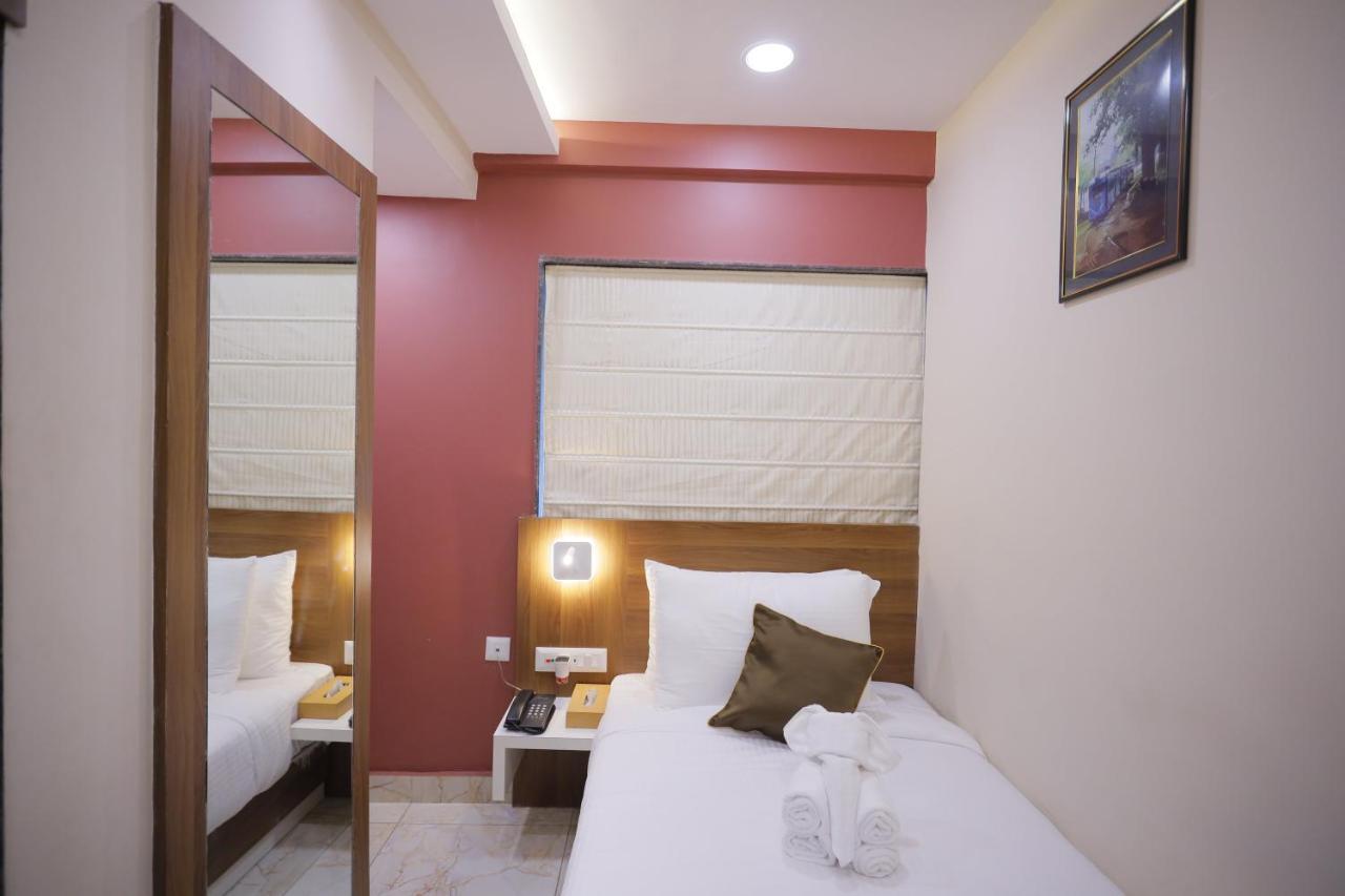 The Avenue Hotel Ballygunge โกลกาตา ภายนอก รูปภาพ