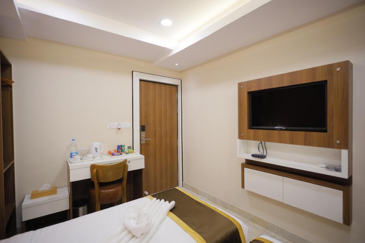 The Avenue Hotel Ballygunge โกลกาตา ภายนอก รูปภาพ