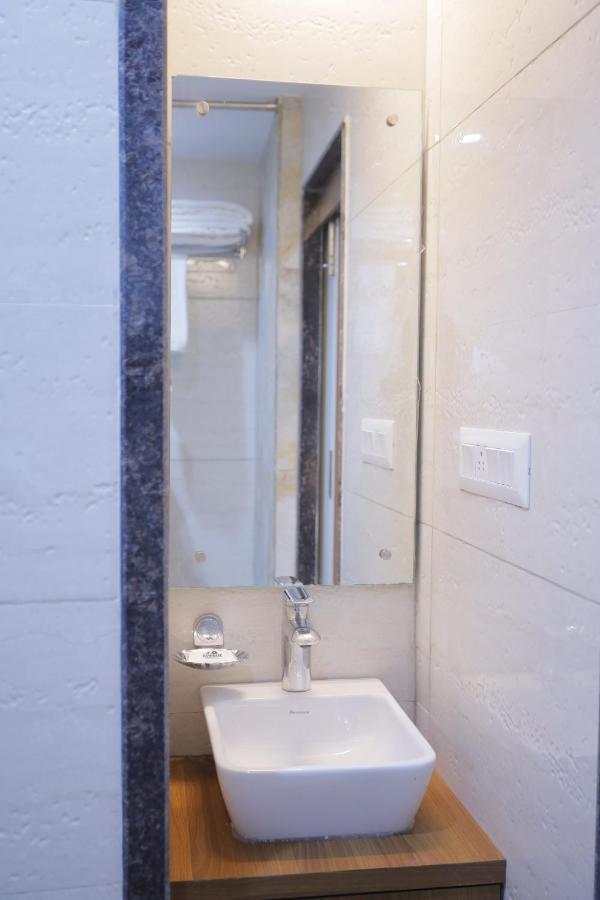 The Avenue Hotel Ballygunge โกลกาตา ภายนอก รูปภาพ