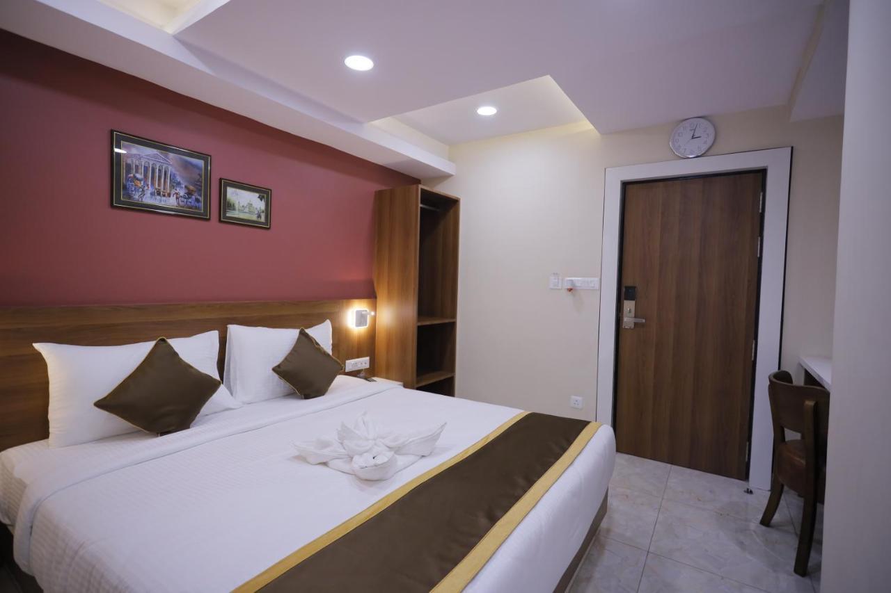 The Avenue Hotel Ballygunge โกลกาตา ภายนอก รูปภาพ